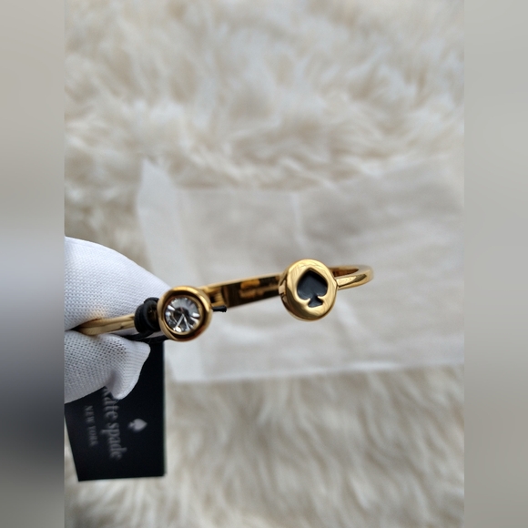 🥂Kate Spade New York Spot The Black Spade Golden Bangle Bracelet NWT 🥂 - Picture 5 of 13